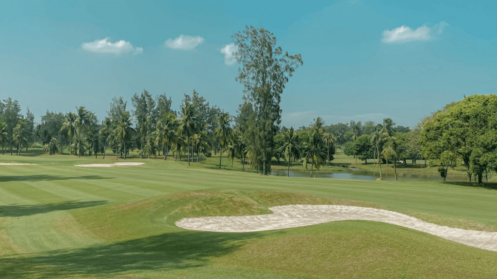 Lapangan Golf Lotus Karawang